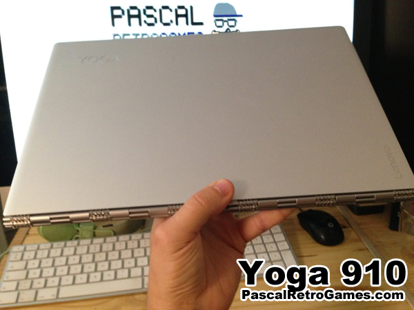 Le Yoga 910 a une charnière de très bonne qualitée
